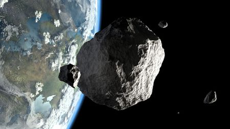 地球的秘密伴侣：微小的类卫星潜伏了60年未被发现