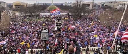 克里斯托弗·雷被指谎报1月6日事件 FBI274名便衣探员渗透人群引发舆论风暴
