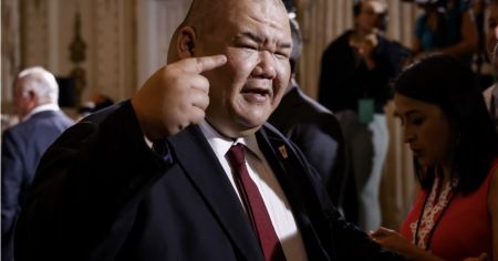 白宫通讯主任批评媒体将国民警卫队遭袭归咎于川普总统