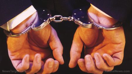 王室清算：前安德鲁王子因涉嫌与爱泼斯坦有关的调查被捕