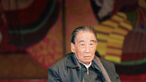 中央警卫局原局长杨德中，12日在北京医院病逝，终年96岁。杨曾主管周恩来的警卫工作，是杨尚昆的老部下，一度被逐出中南海，1978年，重返中南海任警卫局局长。