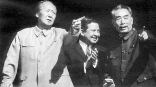 署名“北海青年”的文章《杀人魔王：中国的贝利亚——周恩来》曾披露了周恩来爱吃活人脑和“周公汤”的来历。在文革末期，周恩来病疾缠身大量食用“周公汤”。从这样以食用少男少女的新鲜大脑作为延年益寿补品的恶行看，周恩来不正是个魔鬼化身吗？