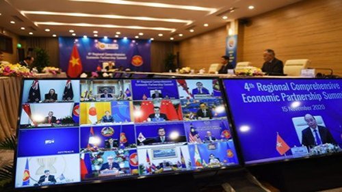 由东盟10国主导的亚太“地区全面经济伙伴协议”（Regional Comprehensive Economic Partnership，RCEP）刚刚签署，除东盟10国外，还包括中国、日本、韩国、澳大利亚和新西兰，共15个国家，印度因中共长期出口倾销政策，没有参加这一自由贸易协议。