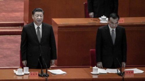 中共官媒近日宣称，习近平制定的2020脱贫任务已经完成。然而，多次与习唱反调的李克强似乎对此并不认账，称脱贫没脱贫要由中央说了算。外界调侃，习近平的脱贫如同美国大选的翻版，都是有媒体煽动造假。