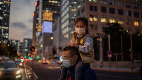 大陆生育率低近来成为一个热门话题，中共已经承认大陆总和生育率已经跌破警戒线，很快会进入老龄化社会。虽然中共已经开放了生二胎政策，但收效不大。 
