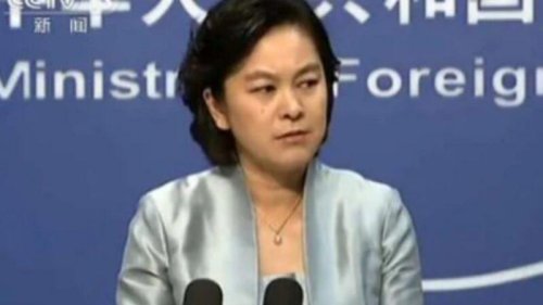 中共外交部发言人华春莹周四（10日）在记者会上声称，加拿大公民康明凯（Michael Kovrig）和斯帕弗（Michael Spavor）在中国已被“起诉和审理”。加国政府随即就此质询中共政府，而中方否认该案已审理。台媒戏称，华春莹这次是“遭自己人打脸”。 