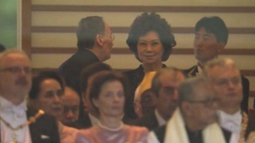 2020年美国总统大选，曝出中共深度干预。而美国共和党大佬麦康奈尔（Mitch McConnell）近日突然阵前倒戈，背叛川普总统，外界认为背后内幕不寻常。而其妻赵小兰与中共的关系非同一般，甚至曾与中共副主席王岐山“咬耳朵”，再被媒体聚焦。