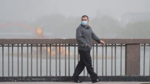 中国疫情开始大面积扩散，陕西14日发现中共病毒确诊病例，消息抢登微博热搜榜第1名。官方急维稳封杀留言，惹怒中国网友，纷纷在自己的个人微博吐槽。 