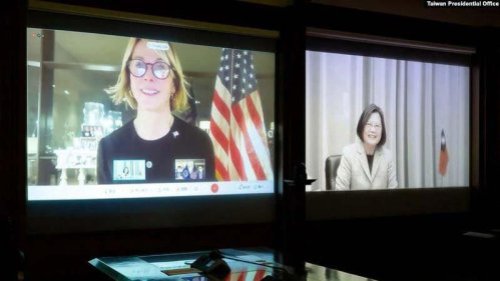 美国国务院取消本周所有外访后，未能如期访问台湾的美国驻联合国大使凯莉•克拉夫特（Kelly Craft），与中华民国总统蔡英文进行了视频通话。中共外交部威胁，一些美国政客将为此“付出沉重代价”。 