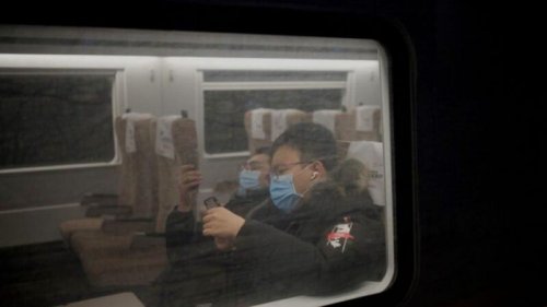 受中共病毒疫情影响，2021年的中国新年返乡潮大规模缩减，可谓是史上最萧条。截止目前，中国的疫情风险区已增至73个。网民嘲讽，北京宣传的“抗疫史诗”严重变味。 