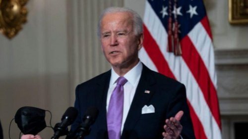乔·拜登（Joe Biden）上周五（22日）与墨西哥总统洛佩斯•奥夫拉多尔（Andres Manuel Lopez Obrador）通了电话，许诺给中美洲40亿美元以减少非法移民。 