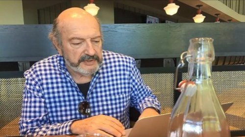 经手前美国总统克林顿婚外情的旧金山知名侦探巴拉迪诺（Jack Palladino），1月28日在住家附近遭歹徒抢劫相机，头部受到重创，至今昏迷不醒。警方从他相机的照片找到破案关键。 