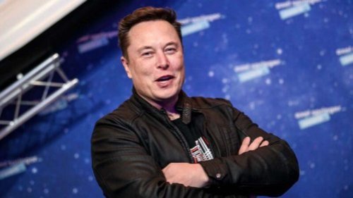 美国司法部已经宣布对特斯拉（Tesla）公司创办人埃隆•马斯克（Elon Musk）的SpaceX公司进行调查。司法部声称，该公司雇佣了太多美国出生的员工，而没有雇佣足够的外国劳工，质疑SpaceX在招聘中存在种族歧视。 