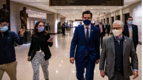 来自佛罗里达州的美国众议员马特·盖茨（Matt Gaetz）日前公开表示，如果川普需要，自己愿意到参议院举行的弹劾听证会上去为川普做全面的辩护，哪怕为此放弃自己的议员席位也在所不惜。