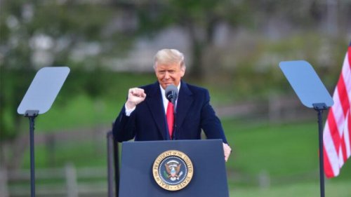 近日曝光的美国司法部特别检察官达勒姆（John Durham）的最新调查报告显示，前民主党总统候选人希拉里．克林顿在2016年的竞选阵营对当年的共和党总统候选人及后来的美国总统川普进行了间谍行动，这引起了众多共和党人的极大愤怒，他们认为这绝对是犯罪，甚至是叛国，参与其中的罪犯必须要进监狱。