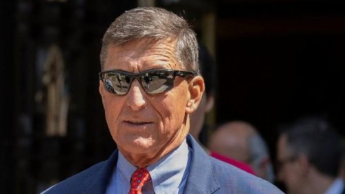 美国总统川普的第一任国家安全顾问弗林将军（Michael Flynn）的两名家庭成员近日起诉了美国有线电视新闻网（CNN），并要求索赔7,500万美元。他们表示，CNN将他们与极右翼的QAnon阴谋论运动联系起来的报导已构成诽谤。目前该诉讼已提交给纽约南区美国地方法院。