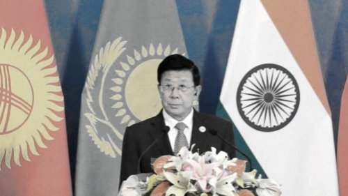 正当国际社会谴责中共侵犯新疆维吾尔人权是种族灭绝之际，中共全国政协主席汪洋和公安部长赵克志，罕见地先后率团前往新疆各地调研。中共高层频繁到访新疆，可能是正在当地酝酿大的行动。 