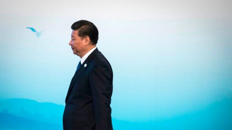 福建与台湾一水之隔，在台海关系紧绷之际，习近平日前赴福建考察，却罕见没有对军方喊出备战打仗的狠话，反而说出促进两岸发展的软话。与此同时，中共军方也对“6年内侵犯台湾”的说法进行辟谣。北京当局对台海局势一反常态的表态，引发外界猜测。 