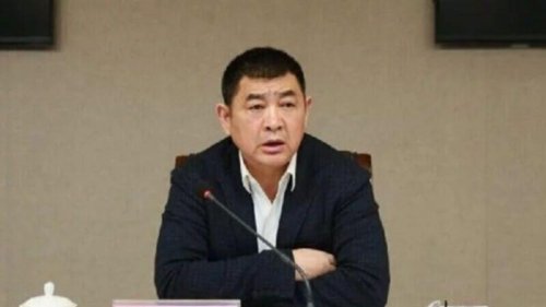 近日，中共播出的专题片曝光了陕西纪委内鬼、前咸阳市委常委、前纪委书记权王军案自杀未遂事件内情。权王军2019年落马，落马前曾发遗书并自杀未遂。 