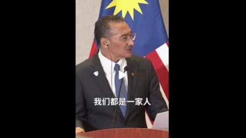 美中高层对谈后，中共演出外交秀，先后接待六国外长来访。其中马来西亚外长希沙姆丁公开称中共外长王毅为“大哥”，引发马国朝野批评。美媒指，其堂兄即因贪腐被判刑的前首相纳吉布，和中共关系密切。 