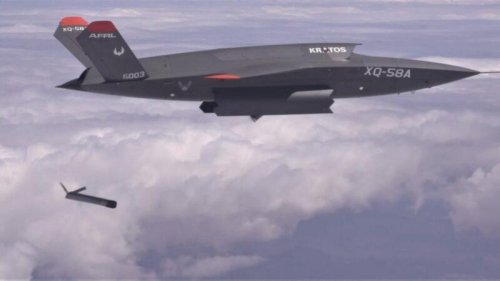 美国空军5日宣布，研发中的XQ-58A“女武神”无人机(Valkyrie)成功释放了1枚体积更小的无人机，完成“无人机释放无人机”的特殊实验，此消息令中共震惊，直呼需“警惕”。 