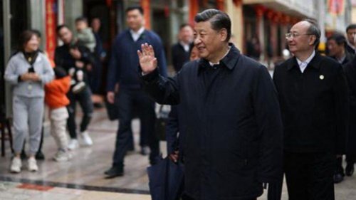 习近平不久前的福建之行，特别视察了负责对内维稳的武警部队，但当地的民心似乎仍不稳定。中共官方16日宣布，因涉嫌歪曲中共党史、攻击中共领导等问题，福建近日查处了一批平台和网站，并约谈了相关负责人。