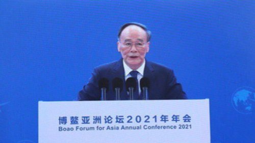 20日在博鳌亚洲论坛的开幕式上，中共副主席王岐山现身。大会司仪介绍王上台致辞时，王岐山脱稿称自己不是致辞，致辞的是习近平，自己只是替习报幕的，引起舆论关注。 
