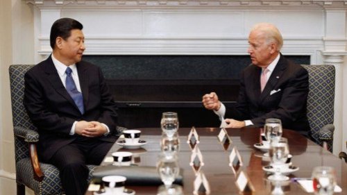 伪总统拜登上任100天的国会演讲，再次提出与中共的竞争关系。有法媒说，拜登对华政策含混矛盾，硬中带软， 川普政府此前令中共“窝心痛”的话题，也被暂时搁置。