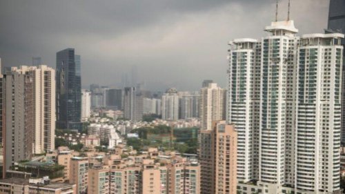 大陆国有银行建设银行深圳分行从5月7日开始上调房贷利率，成为第一家上调房贷利率的大行。外界纷纷猜测：这有可能是大陆房贷利率开始上调的信号，后续将有银行陆续跟随。