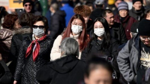 中共日前公布第七次人口普查数据，因关键数据破绽百出引舆论质疑。17日，中共宣布修订数据：将两次普查对应年份的出生人口每年增加100万左右。外界质疑中共是在为漏洞百出的人口普查数据补锅，恐越补漏洞越大。 