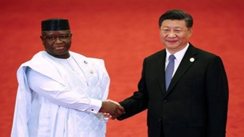  本周，北京曾秘密赠予非洲小国塞拉利昂5,500万美元，以资助该国在一片未开发的海岸线上建造“化工业渔港”的争议浮出水面。该海岸线是当地渔业的重要据点，与受保护的雨林相邻，是濒危海龟和穿山甲的家园。该交易项目导致中共“一带一路”倡议再次在非洲引起争议。 