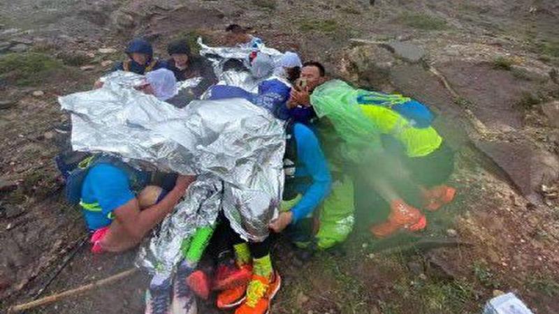 甘肃山地马拉松已21人遇难 现场照片曝光
