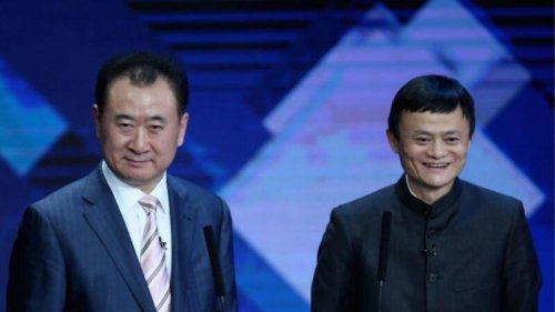 陷入债务危机的中国万达集团，近日全面退出世界最大连锁电影院AMC董事会，并出售绝大部分持股，变现14.76亿美元（约合人民币94.96亿元）。据悉，万达创始人王健林已经全面退出海外投资，回笼资金超过两百亿人民币。