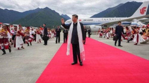 河南水患肆虐，中共总书记习近平却到访西藏，令人不解个中原因。香港实业家袁弓夷日前多次分析，战争如箭在弦，认为今次习近平到西藏考察，与打仗不无关系。他表示，二十大前，习近平要发动战争来夺权和巩固地位，若南海战争没有胜算，则发动中印战争；而美国国务卿布林肯出访印度，也在帮印度做备战准备。 