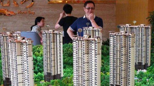 河南当局日前发布通知，规定购房后两年才能提取住房公积金，引发当地民众不满，谴责政府开空头支票。学者分析，这个现象反映河南财政资金可能出现问题。 