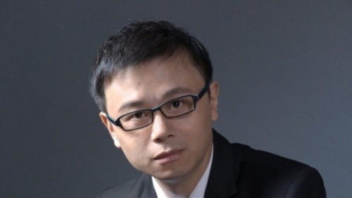 前《南方都市报》资深编辑，大陆知名律师周筱赟疑因转发了一段最高法庭审的公开视频，日前遭辽宁盘锦警方跨省抓人，周筱赟的代理律师连续3日寻求会见被拒。学界和律师界纷纷发声声援。 
