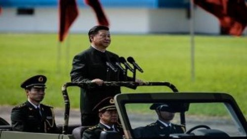 一个由亚洲外交政策专家组成的小组警告说，随着中国军队越来越有信心能够抵御澳大利亚和美国等西方大国的反应，在未来五到十年内，在有争议的台湾岛上“很可能”爆发军事冲突。 