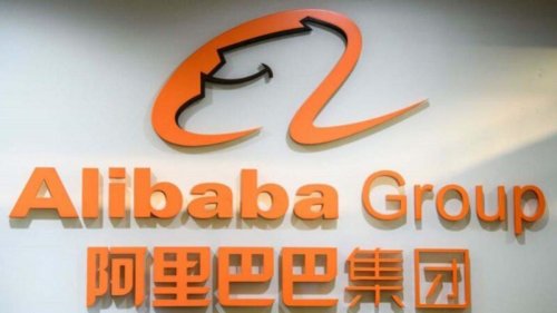 在中共当局严厉整肃私企巨头的背景下，阿里巴巴一桩酒局性侵案突然在网上发酵，并引来包括党媒在内的舆论围剿。但经过多日炒作后，山东警方发出一个疑点重重的通报，只以“强制猥亵”罪名对两名嫌犯采取刑事措施。