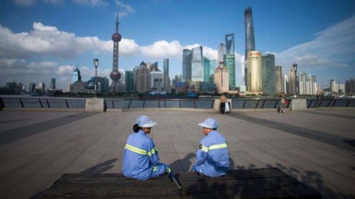 中共官方最新统计数据显示，今年上半年全国逾30个省及直辖市中，除上海市外，财政收支几乎都存在“收不抵支”情况。中国7月的经济数据也全面下滑，尤其内需明显放缓。同时，多家国际金融机构下调对中国经济增速的预期。业内人士指，中共官方的清零式防疫正在损害制造业和消费支出。 