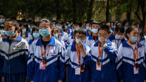 中共打击校外培训，迫使一些培训机构转入地下，使用暗语打广告招生。近日，一个声称以爱国为主题的研学营，实际却是小学生数学大赛。 