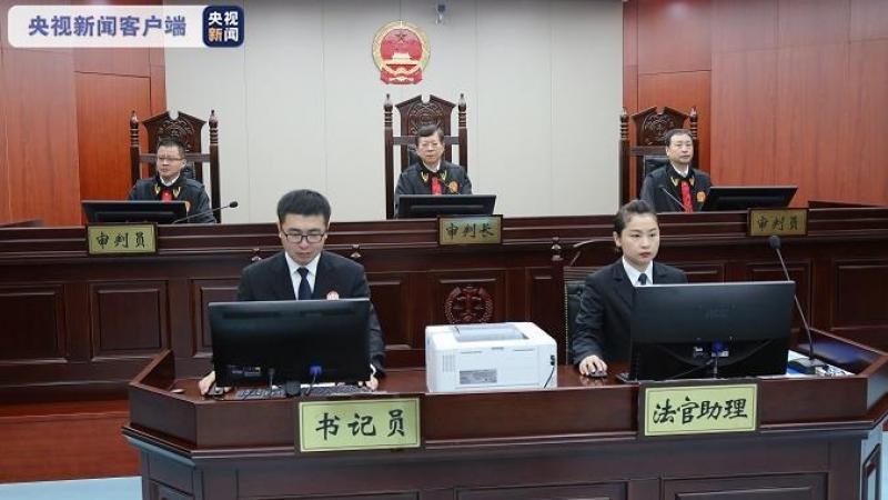 中共中央巡视组前副组长董宏受贿案开庭。有着王岐山“大管家”称号的董宏被指控受贿4.6亿余元人民币。