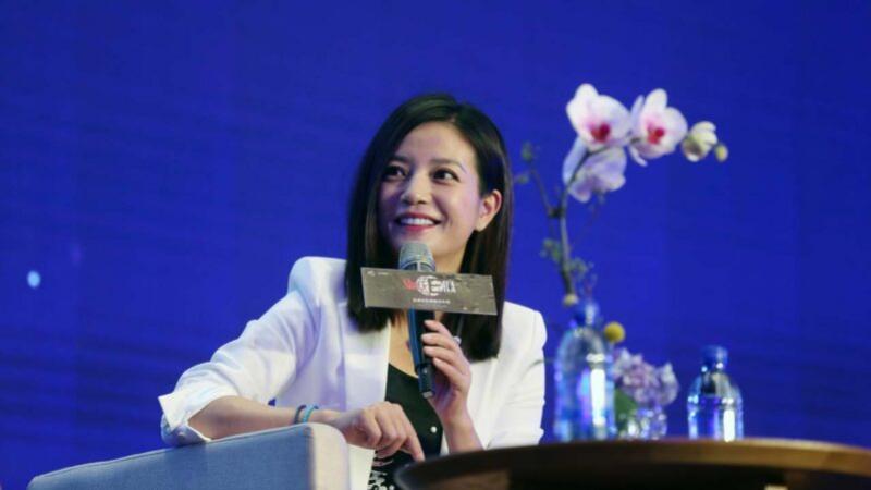 中共在娱乐圈掀起一轮整肃风暴，其中知名女星赵薇图突遭封杀，外传其凶多吉少。另一资深女星袁立爆料，圈内已经无人能联系到赵薇。与此同时，《人民日报》痛批“劣迹艺人”，警告勿碰“道德法律红线”。 