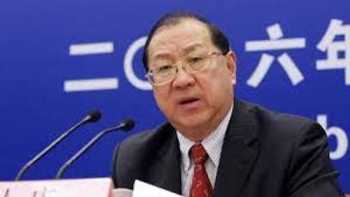 金人庆作为江家帮财政方面的关键人物，深谙江泽民、曾庆红集团的洗钱机密，赵薇被爆出事之后，江泽民、曾庆红害怕习近平顺腾摸瓜，查到江家帮财富方面的黑幕，于是将金人庆灭口。 