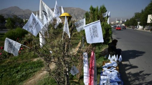 塔利班宣布组建临时政府后，中共随即宣布捐赠价值2亿元（约3100万美元）的援助，包括谷物、冬季物资和中共病毒疫苗和药品。这是塔利班夺取政权后收到来自中共的第一笔援助。