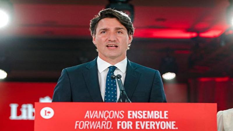 贾斯汀‧特鲁多（Justin Trudeau）所属的自由党，再次于加拿大联邦选举中赢得了少数派政府，选举结果与两年前极为相似。虽然选票尚未统计完毕，当局还需数天的时间，才能清点完邮寄选票，但自由党已获得了足够席位组建少数派政府，不过仍未达到组建多数派政府所需的170席。 