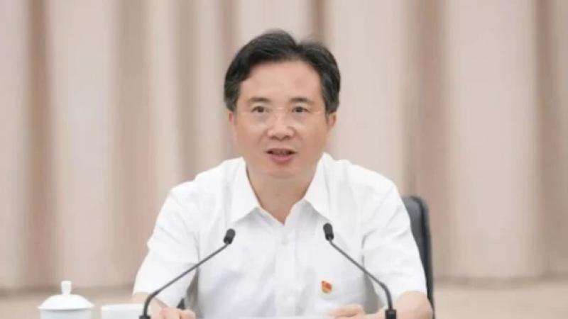 今年8月21日，杭州市委书记周江勇被查。陆媒9月18日起底周江勇家族发迹史，其家族与蚂蚁集团的密切关系，以及周江勇落马内幕。 