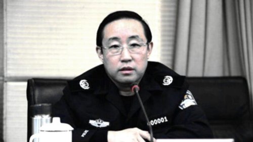 傅政华是中共十九大以来第三个落马的中共公安部副部长，消息人士披露，中共公安部十一加班开会，提前一天点名傅政华。傅政华落马是中共派系斗争的结果，与正义无关。 
