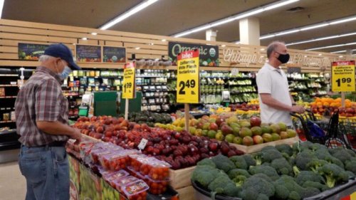  美国劳工部本周公布9月消费者物价指数（CPI），发现与前一个月相比，民众在大多数商品和服务上的花费再度升高。 