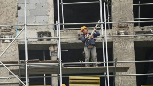 周六（23日），中共国务院获全国人大会常委会正式授权展开房地产税征收试点工作，期限5年。当天，中共政府发布了在部分地区开展房地产税改革试点的决定。此举表明，在中国争议已久的房地产税征收工作正式启动上路。 