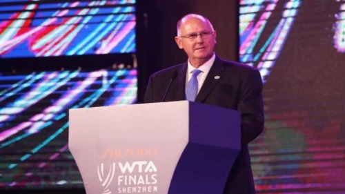 国际女子网球协会（WTA）主席史蒂夫．西蒙（Steve Simon）表示，如果网球名将彭帅的下落得不到解释，她对中共高官的性侵指控得不到适当的调查，他愿意撤出中国，宁可损失在中国数亿美元的业务。 